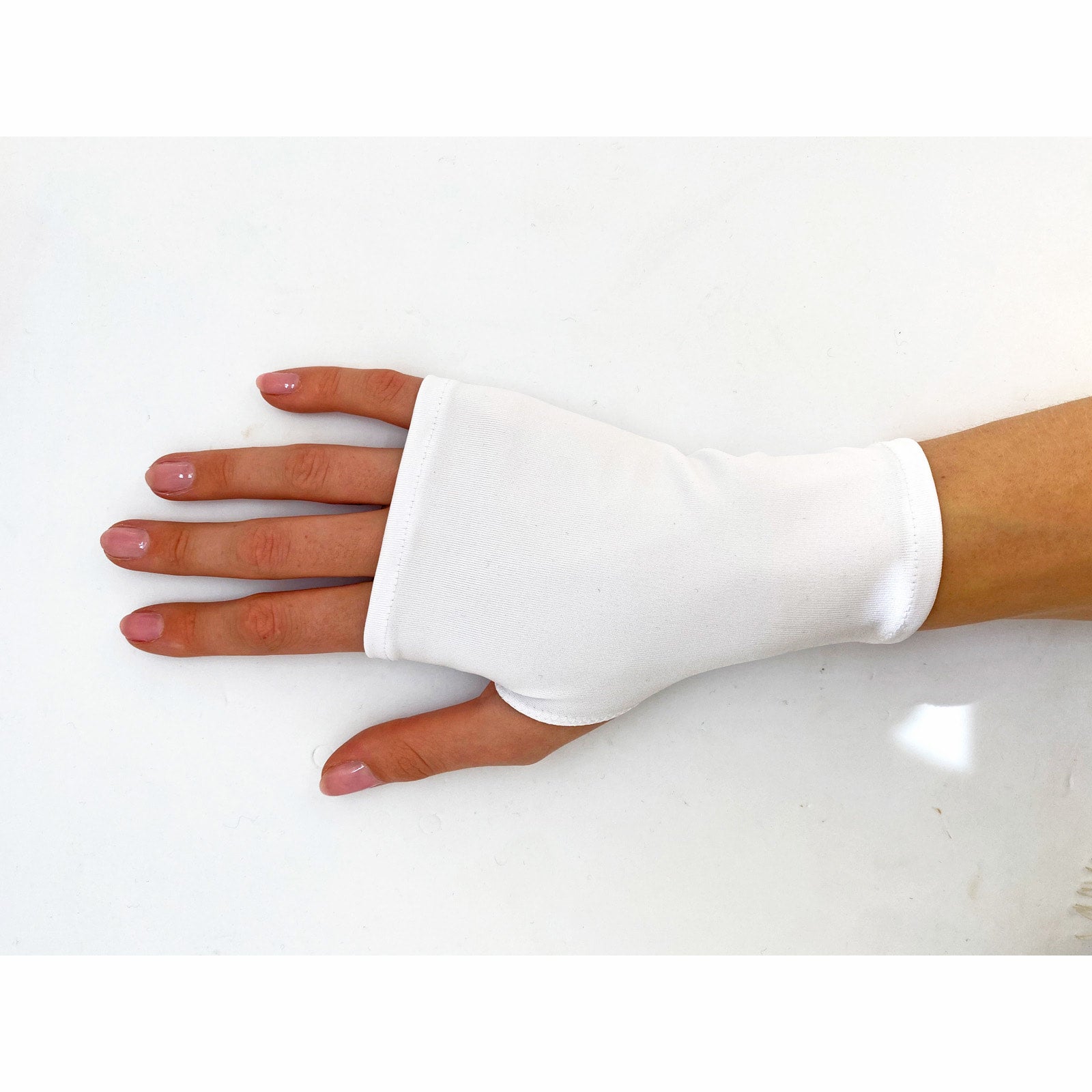Short fingerless SPF gloves